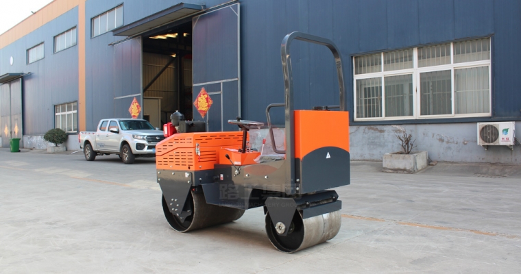 小型压路机在施事情业前应做好哪些准备事情？？？